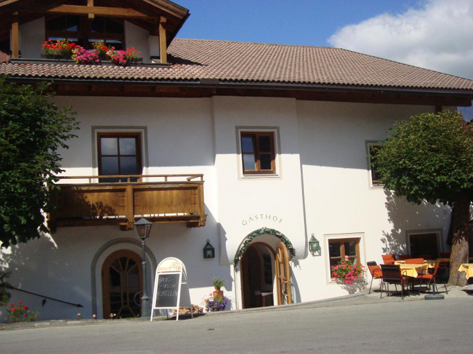 Exterior & Views 1, Hotel zum Goldenen Lowen, Reutte