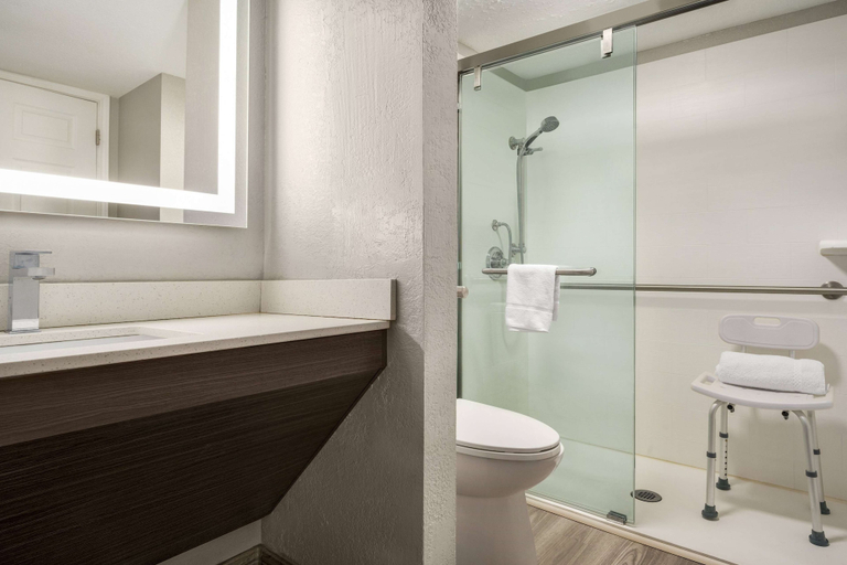 Bathroom 4, La Quinta Inn Lexington/Horse Park, Fayette