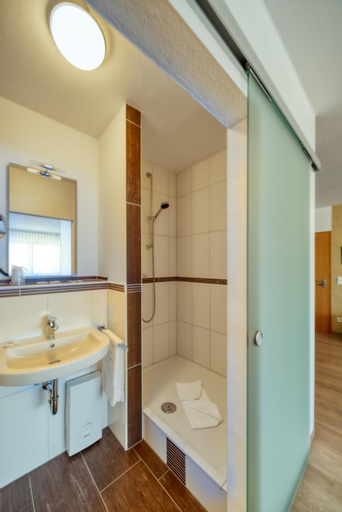Bathroom 7