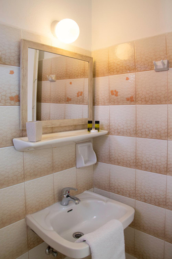 Bathroom, Maria's Apartments, Ionian Islands