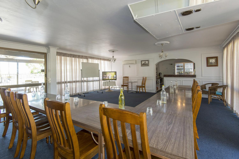 Food & Drinks 4, Mid City Motor Inn - Mackay, Mackay - Pt A