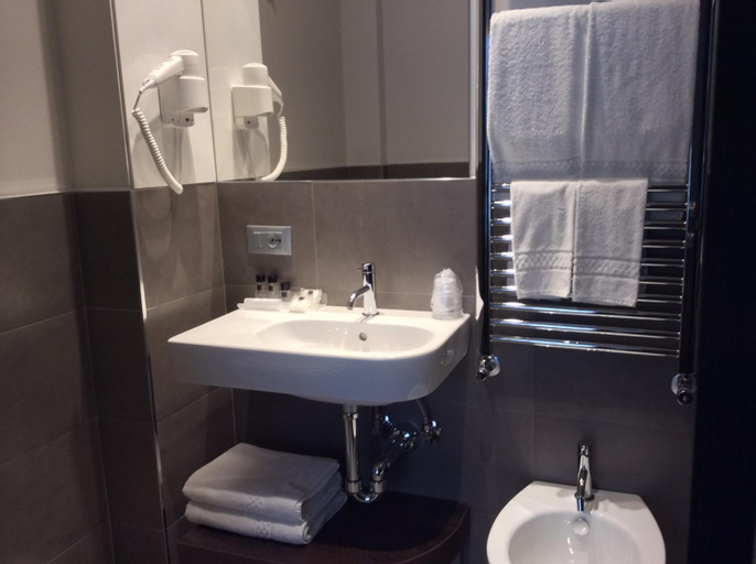 Bedroom 4, Ariston, Savona