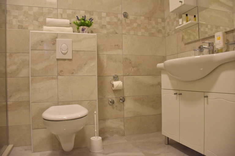 Bathroom 3, Villa Riva, Makarska