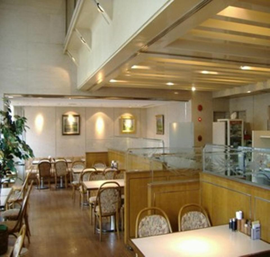 Food & Drinks