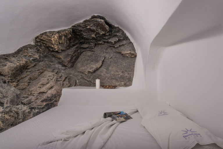 Bedroom 5, Iliovasilema Suites, South Aegean