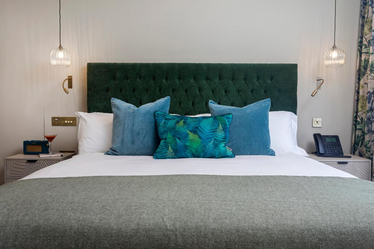 Bedroom 2, The Queen's Inn, Kent