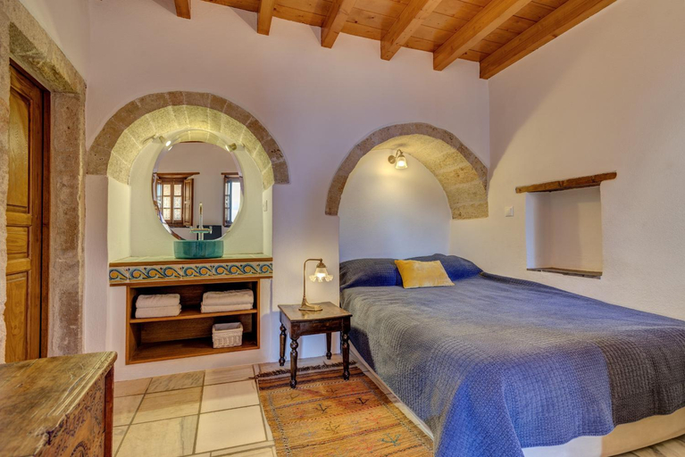 Bedroom 2, Malvasia Traditional Hotel, Peloponnese
