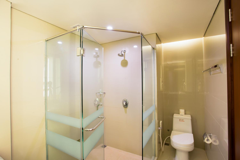 Bathroom 13