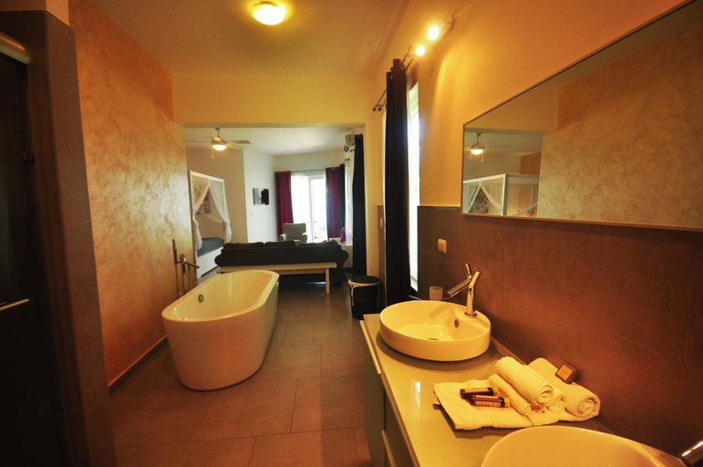 Bathroom 3, Infiniti Blu Luxury Ocean Front Condos, Sosua