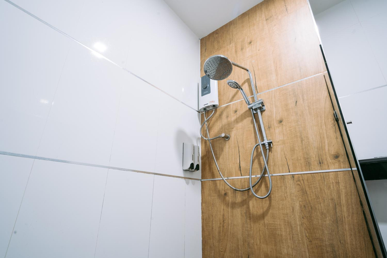 Bathroom 5, Ray Hotel, Muang Buri Ram
