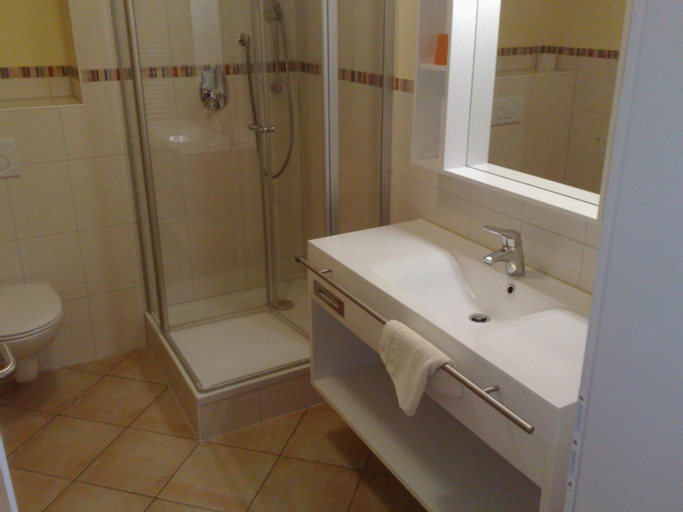 Bedroom 3, Hotel Sonnenblick, Lichtenfels