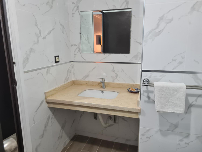 Bathroom 4, Hotel lixus nador, Nador
