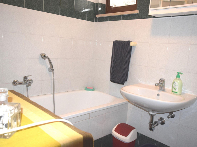 Bathroom 2, Holiday Home in Banjole near Adriatic Beach, Medulin