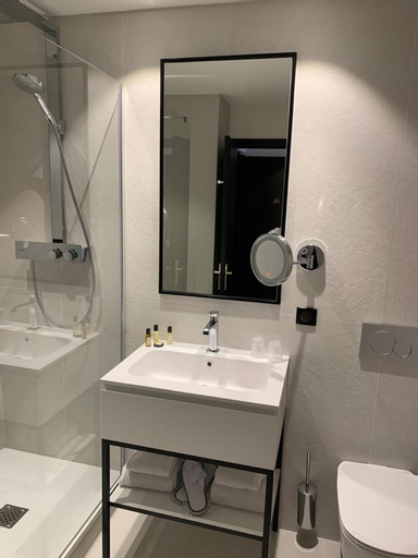 Bathroom 21