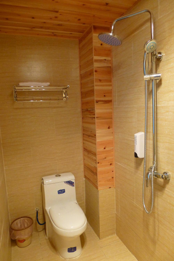 Bathroom 4, Tourist Courtyard Hotel, Dali Bai