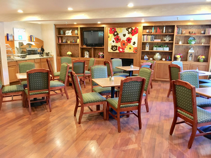 Food & Drinks, GuestHouse Inn & Suites Poulsbo, Kitsap
