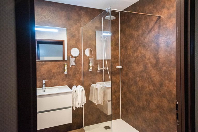 Bathroom 4