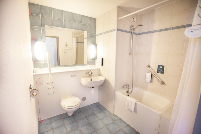 Bathroom 5, Campanile Hotel Washington, Gateshead