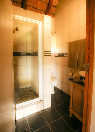 Bathroom 4, Ntaba River Lodge, O.R.Tambo