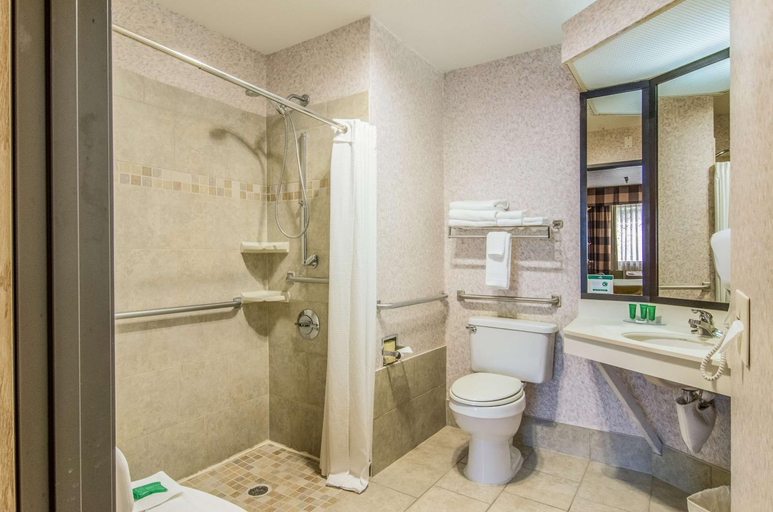 Bathroom 4, GuestHouse Inn & Suites Poulsbo, Kitsap