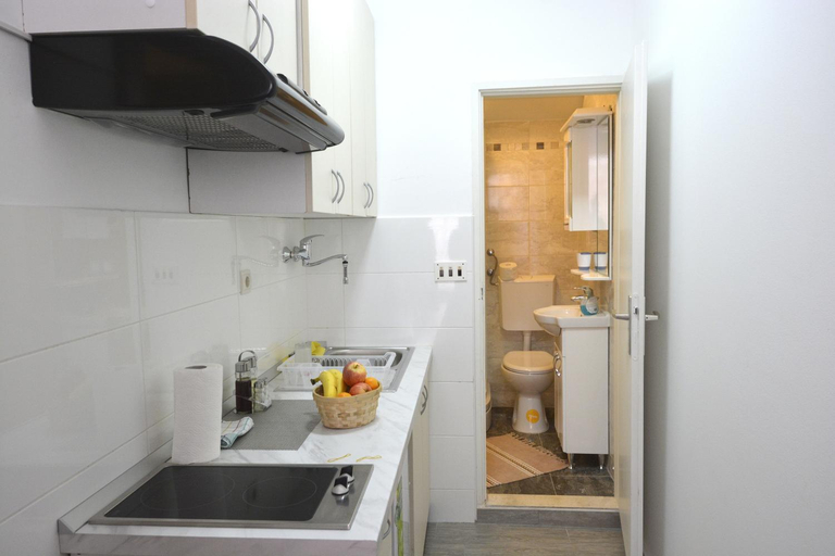 Others 4, Studio In, Dubrovnik