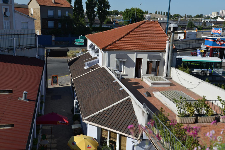 Others 5, Le Cheval Noir, Seine-Saint-Denis