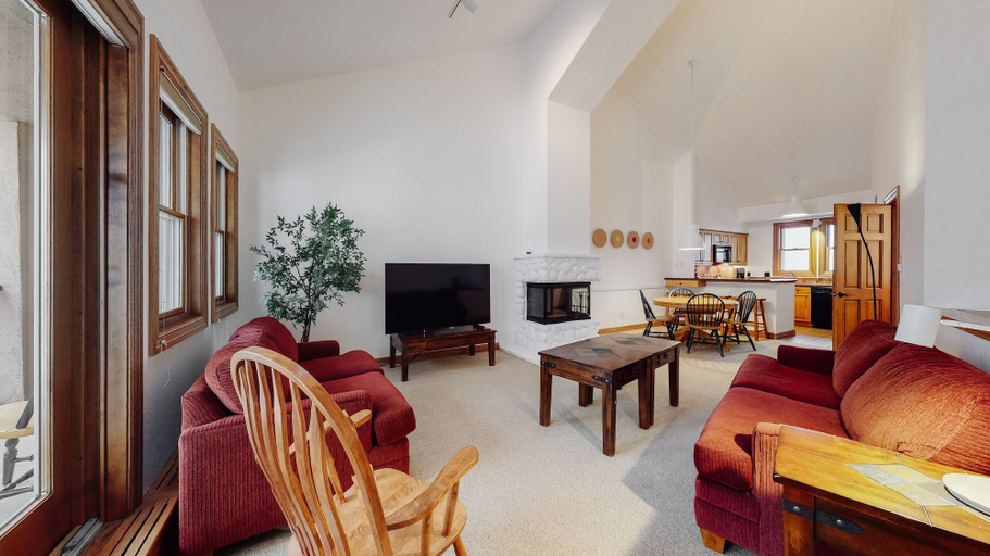 Others 5, Woodrun Place, Pitkin