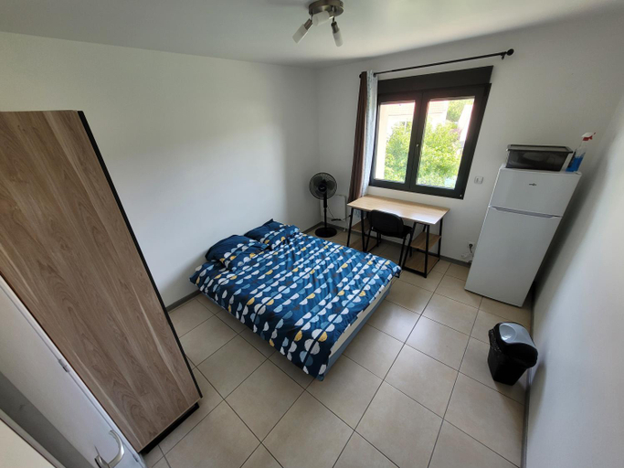 Others 2, Residence de la gare, chambre meublee, Essonne