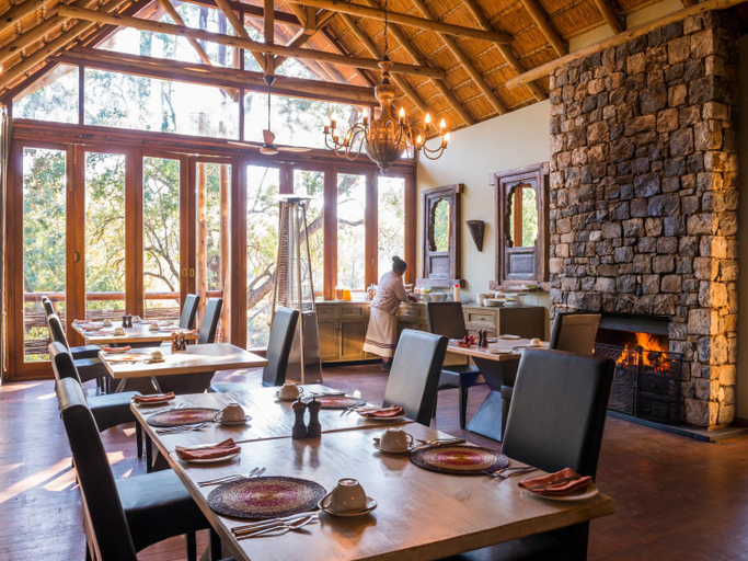 Restaurant 3, aha Thakadu River Camp, Ngaka Modiri Molema