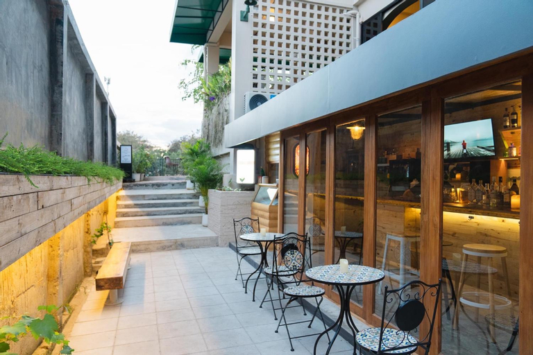 Food & Drinks 4, Junior Family Room by 233Poshtel, Muang Lampang