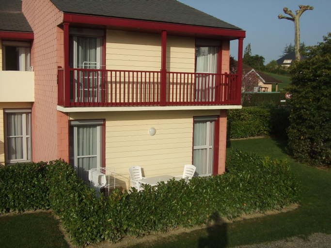 Exterior 4