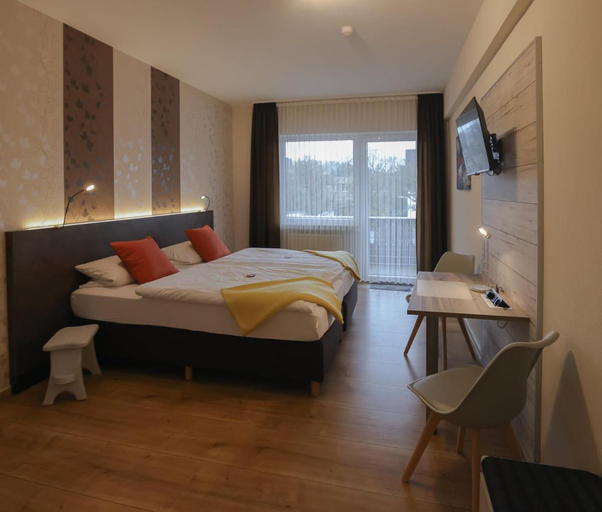 Bedroom 3, Gasthaus zur Quelle, Westerwaldkreis