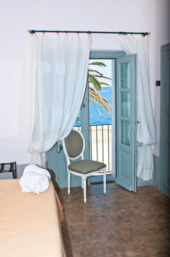 Bedroom 2, La Salina Hotel Borgo Di Mare, Messina
