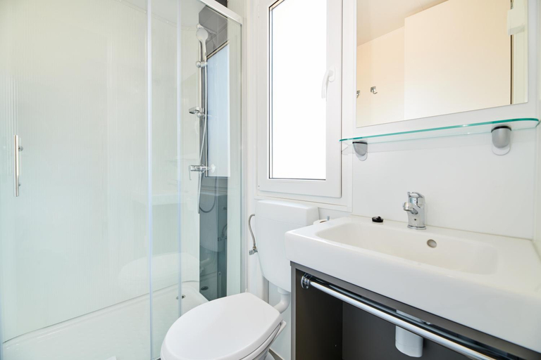 Bathroom 4, Camping Park Umag Mobile Homes, Umag