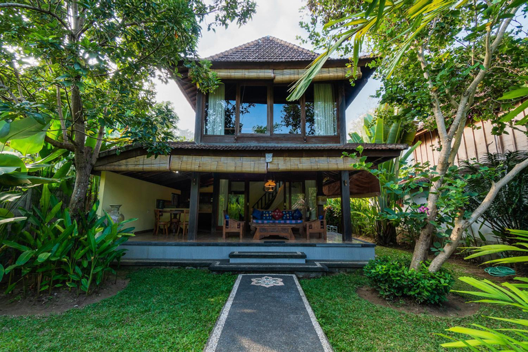 Exterior 2