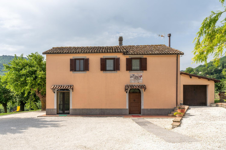 Others 3, Bed Breakfast In vino veritas, Ancona