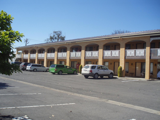 Lakeview Motel, Moira - East