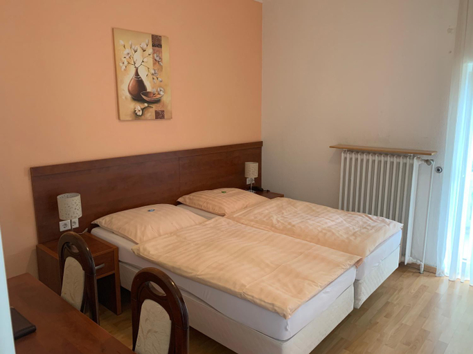 Bedroom 3, Hotel Restaurant zur Post, Wuppertal