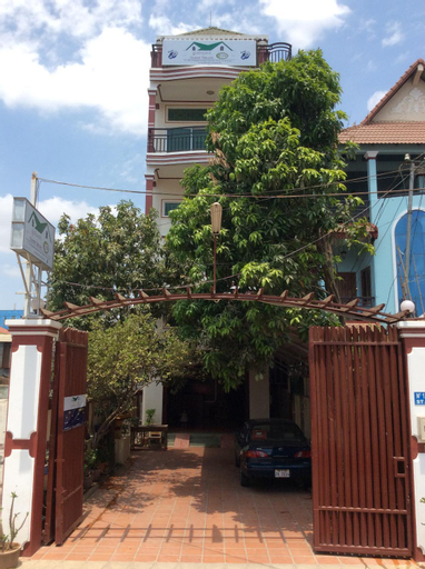 Exterior 9