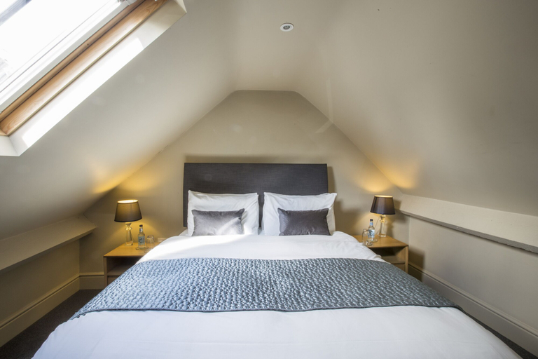 Bedroom 4, The Bell Inn, Gloucestershire