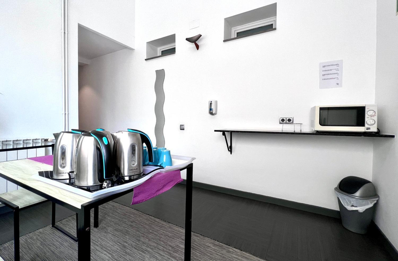 Others 5, Hostal Apolo, Barcelona