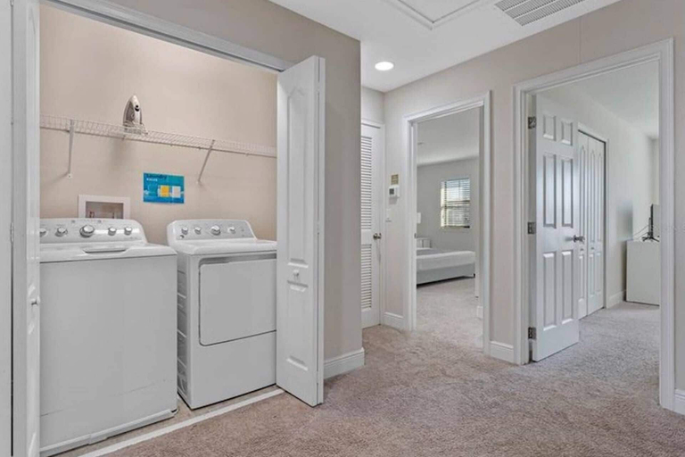 Bathroom 4, 162 Balmoral, Polk