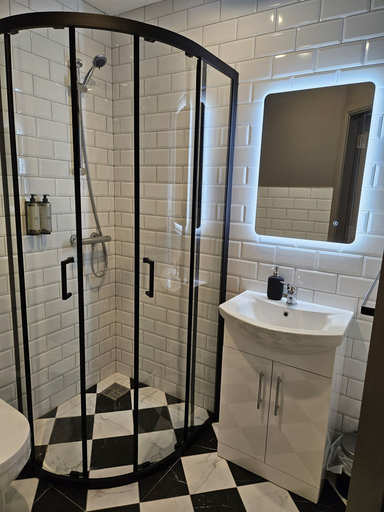 Bathroom 3, Abbeygate Townhouse