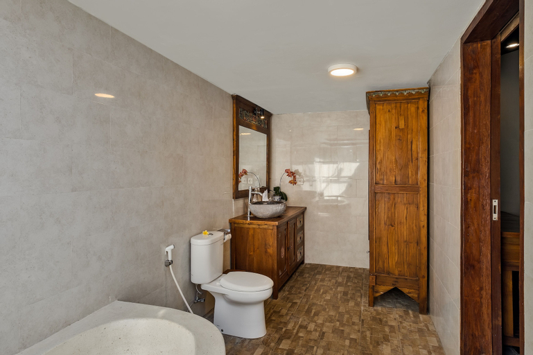 Bathroom 4