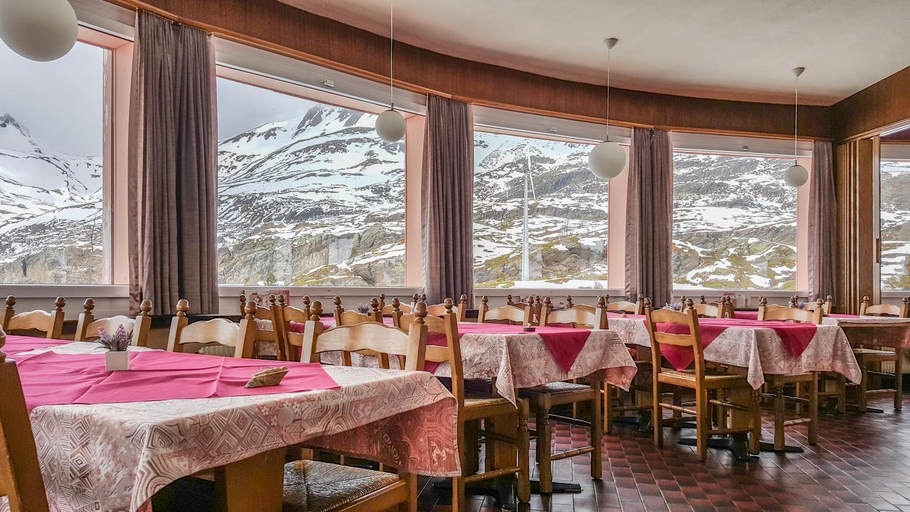 Food & Drinks 5, Hotel Restaurant Monte Leone, Brig