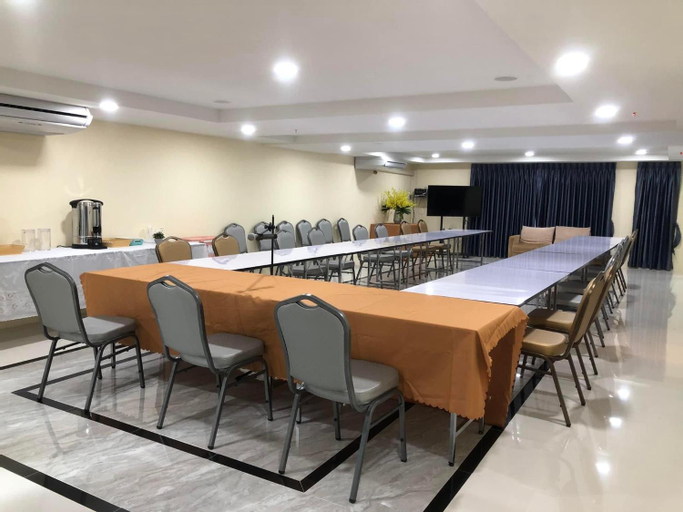 Business Facilities 29