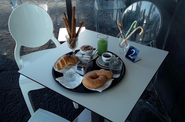 Others 4, B&B del Mare, Napoli