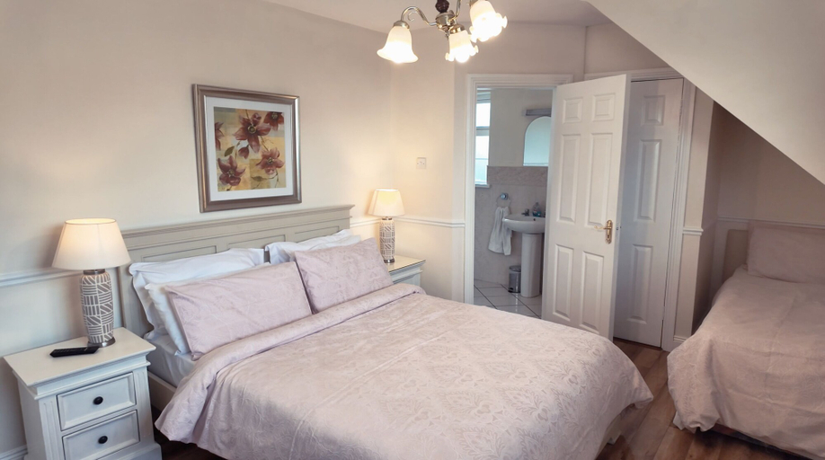 Bedroom 2, Hazelwood Guesthouse