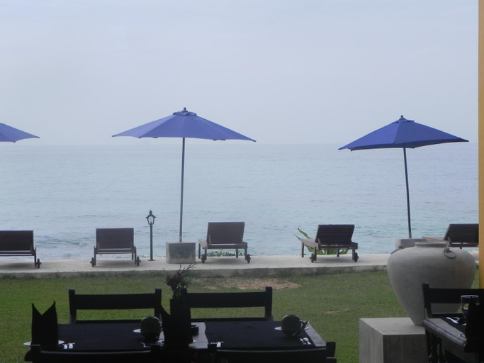 Food & Drinks 2, Amanda Beach Villas, Habaraduwa