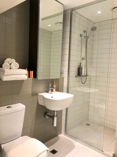 Bathroom 2, ReadySet Apartments on Spencer, Melbourne